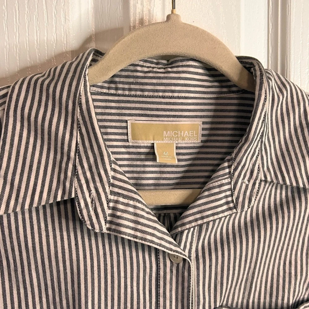 Michael‎ Kors Women’s Medium Collared Button Down Shirt White & Blue Pocket